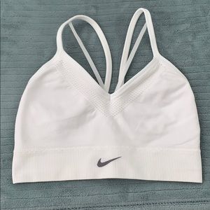 Nike Seamless Sports Bra. LIKE NEW!!!!